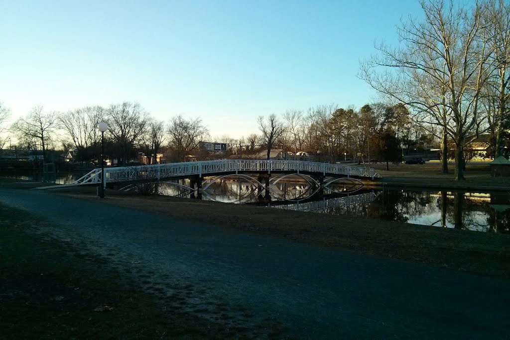 Bridge in Salisbury City Park, Фрутленд