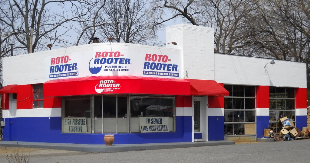 old gas station converted to Roto-Rooter, 101 North Cannon Avenue, Hagerstown, MD, Хагерстаун