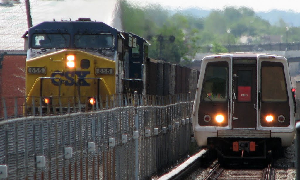 CSX and Metro Red Line at Fort Totten, Чиллум