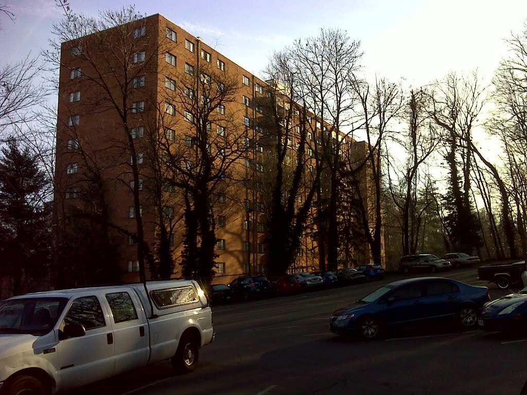Parkview Towers, where I lived for three months at the end of 1979, Чиллум