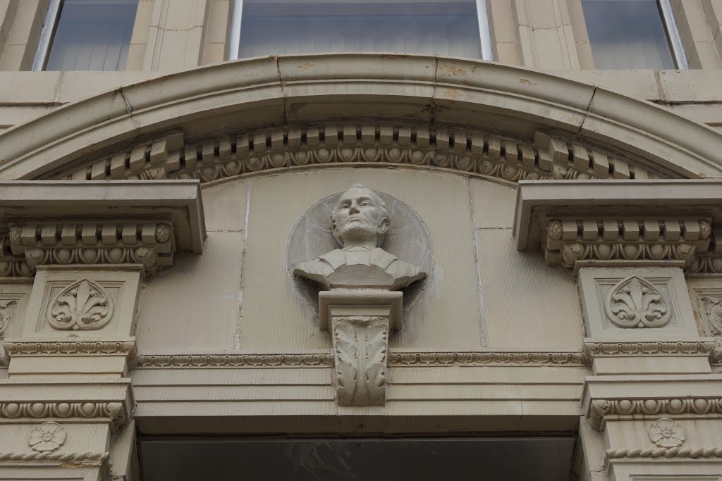North Platte, NE: Mr. Lincoln at Lincoln County Courthouse, Норт-Платт