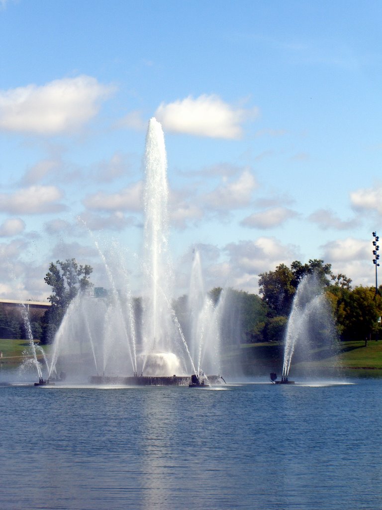 Fountain In Heartland of America Park, Омаха