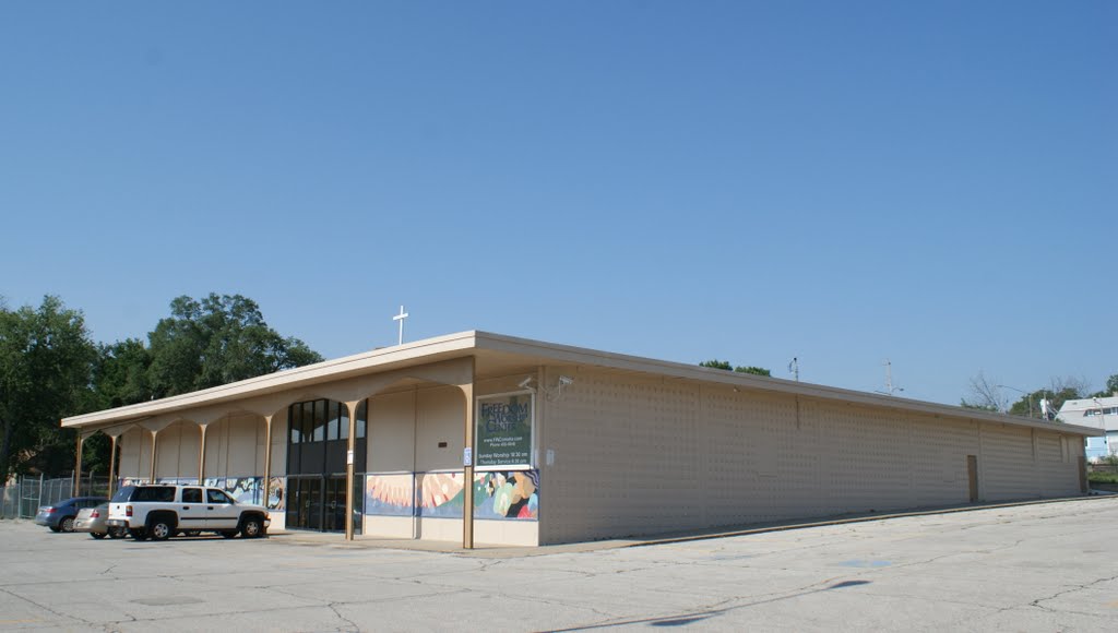 Omaha, NE: Freedom Worship Center, Омаха