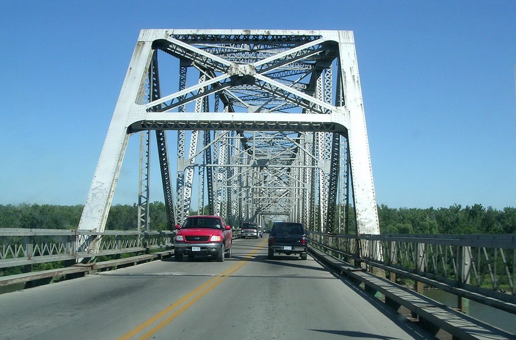 Travelling over the Missouri River on the South Omaha / Veterans Memorial Bridge/Highway 275 in 2005.  This Bridge was replaced and demolished in 2010., Папиллион