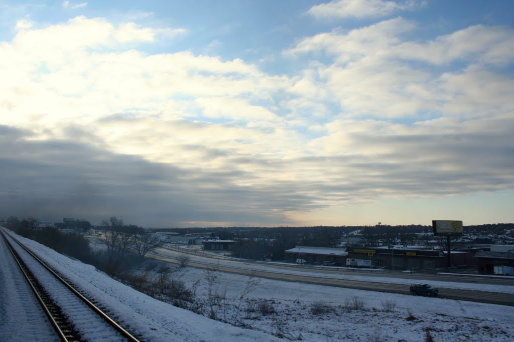 I-80 viewed from UNION PACIFIC Passenger Train in Omaha, Папиллион