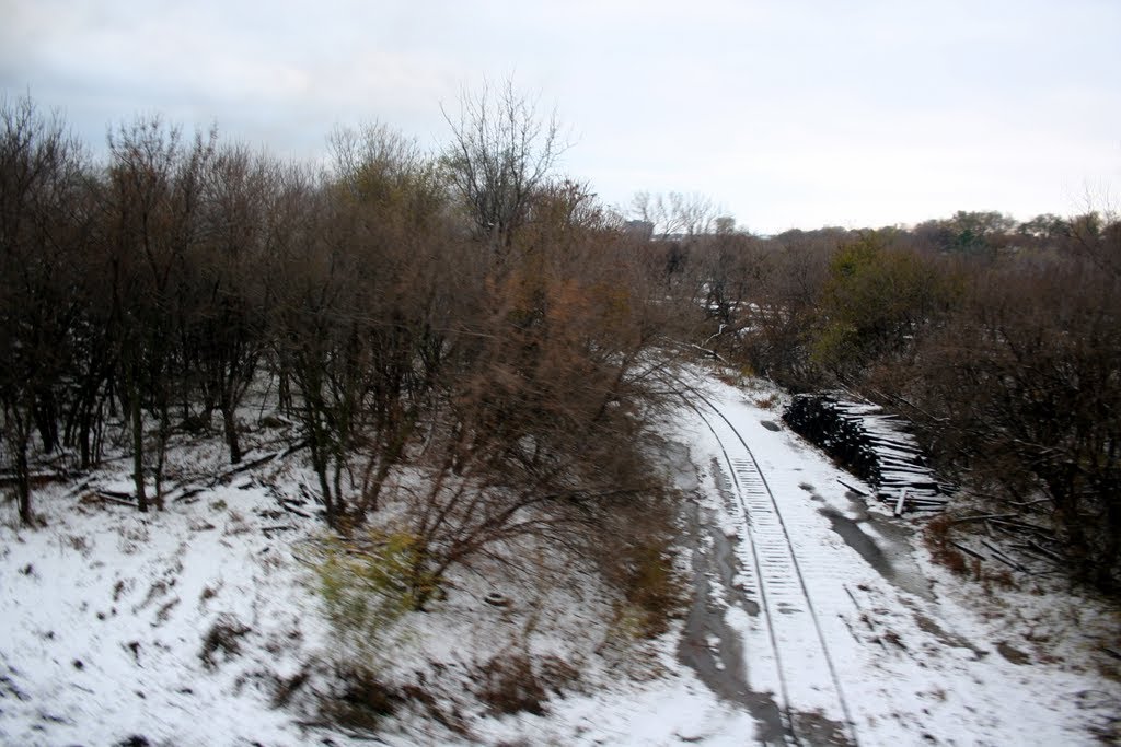 All That is left of Missouri Pacific RRs "Omaha Belt Line" peaks through the snow cover, Папиллион