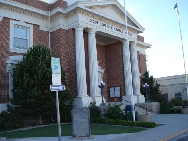 Lyon County Court House, Йерингтон