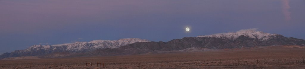Moonrise over Big Smoky Valley - 200712LJW, Хавторн