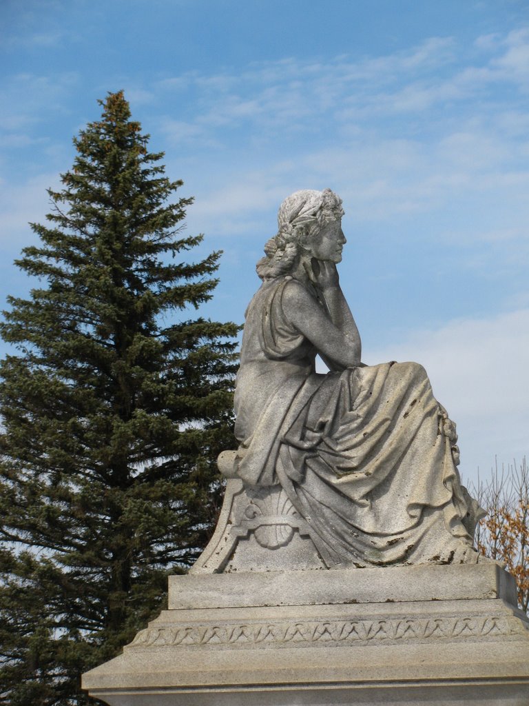 Stone Lady Sitting, Конкорд