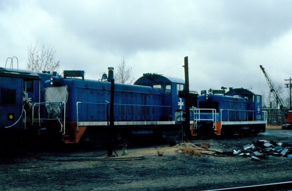 Boston and Maine Railroad EMD SW8 No. 806 and SW1 No. 1126 at Manchester, NH, Манчестер