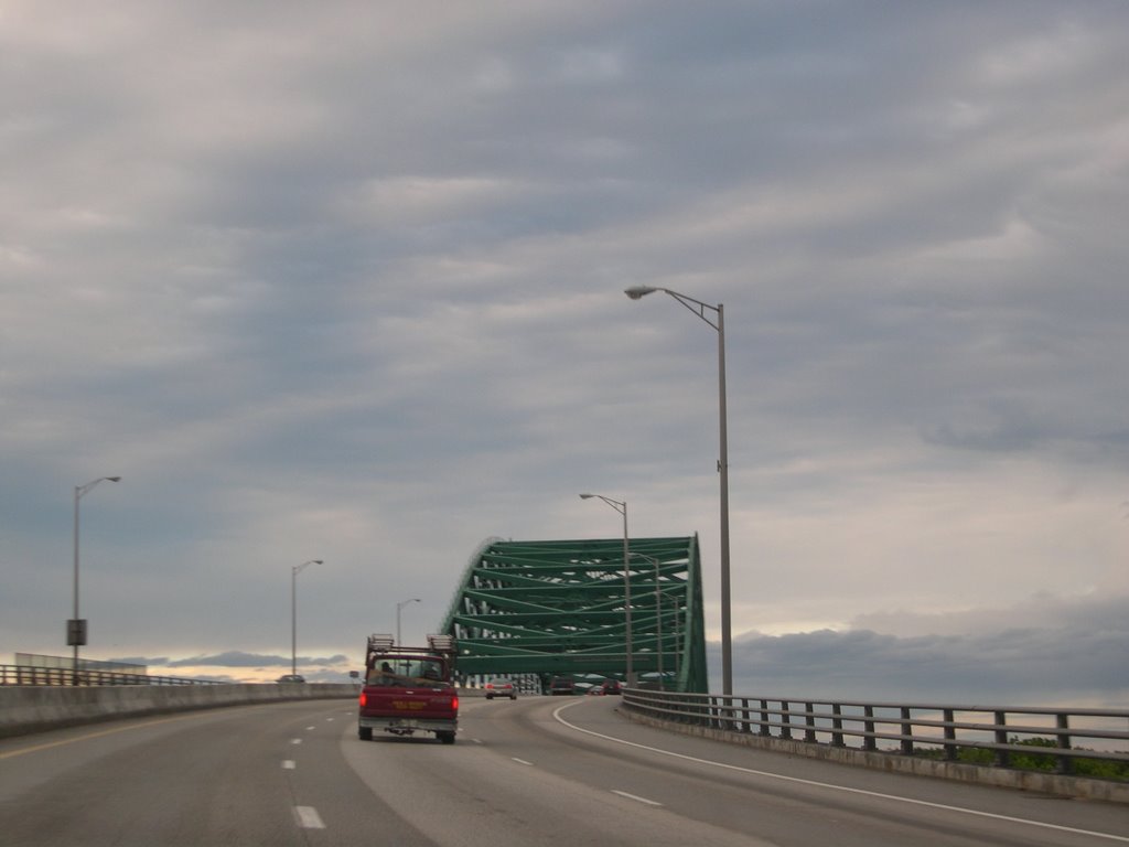 Approaching the border into Maine, Портсмоут