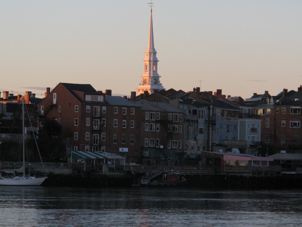 The First Rays Of Light Hit Portsmouth, Портсмоут