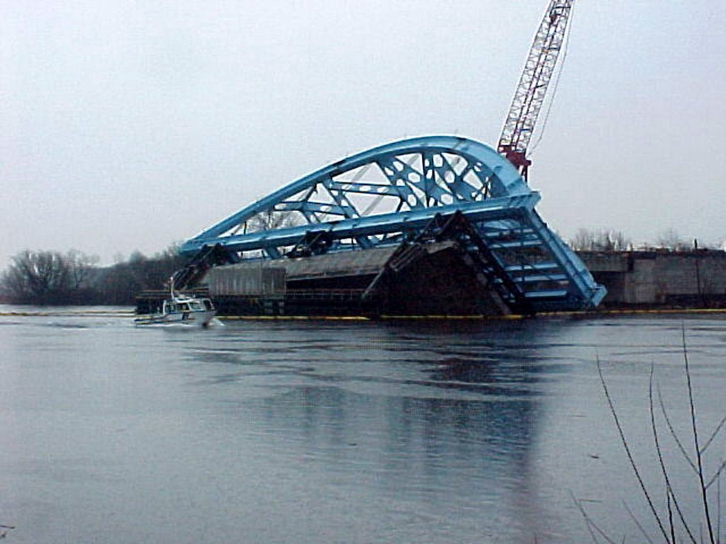 Fallen Bridge, Деланко