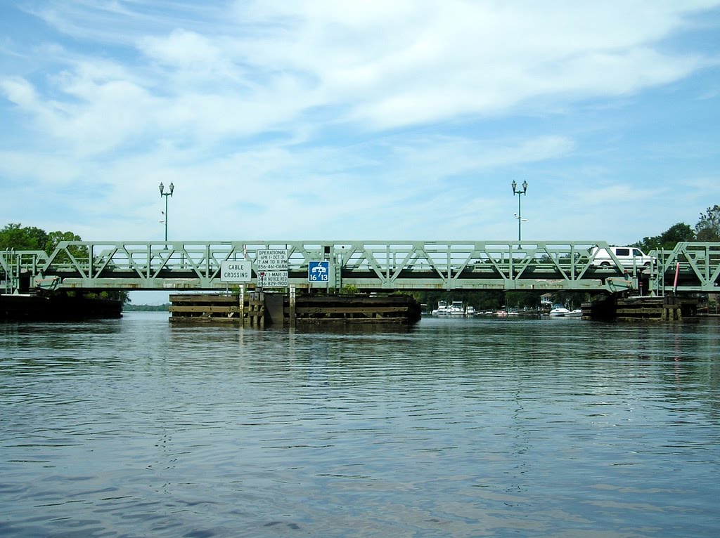 Riverside-Delanco Bridge over the Rancocas Creek, New Jersey, Деланко