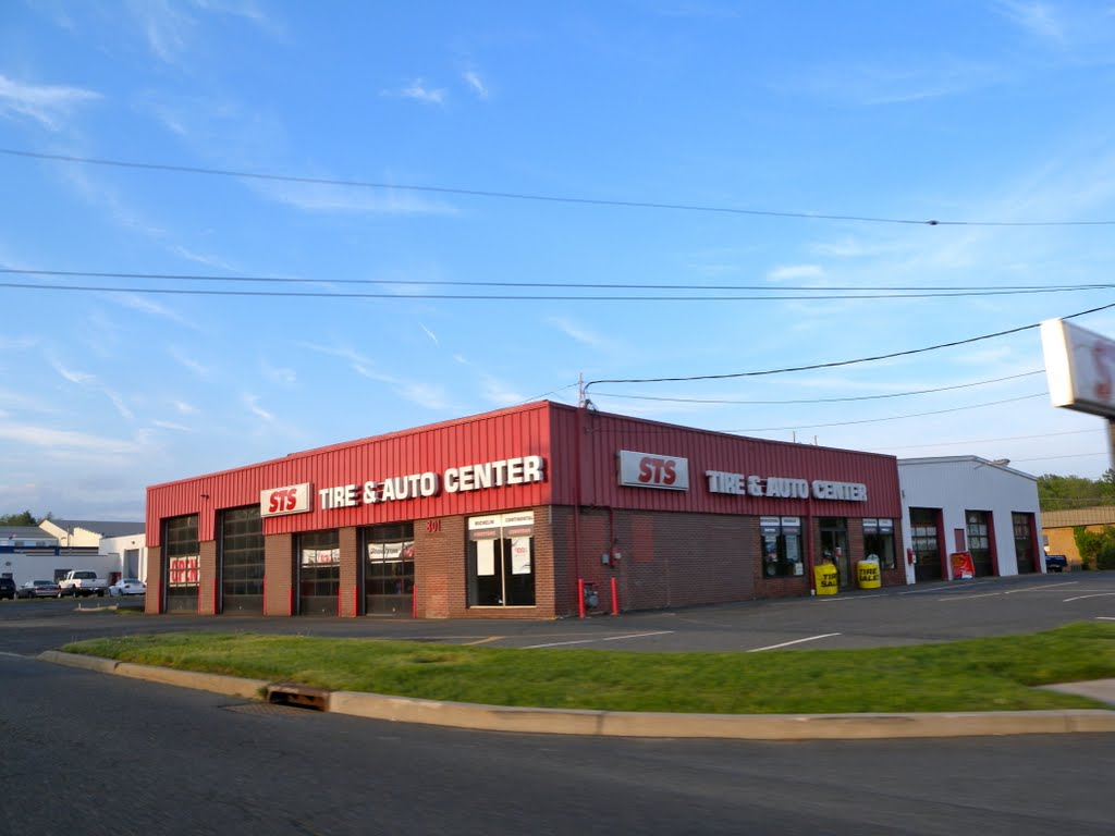 STS Tire & Auto Center, Итонтаун