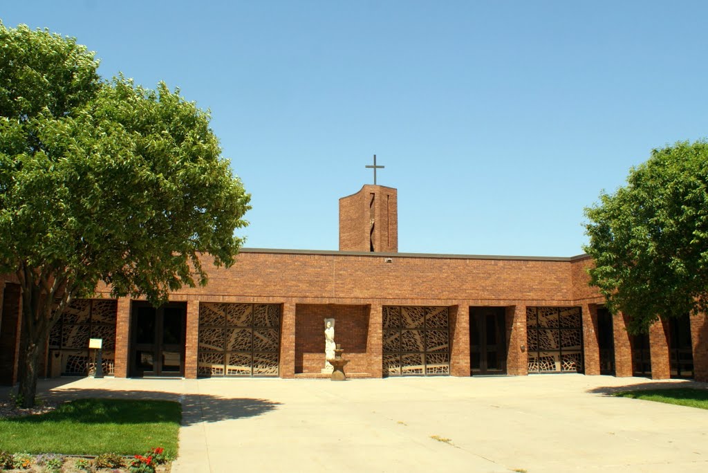 Kearney, NE: St. James Catholic, Кирни