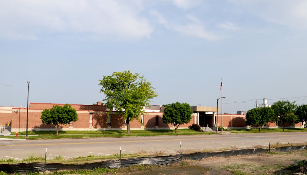 Buffalo Co. Courthouse (1974) - Kearney, NE 6-2011, Кирни