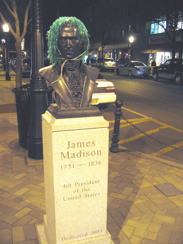 Bust of James Madison.  St. Patrickss Day 2005., Мэдисон