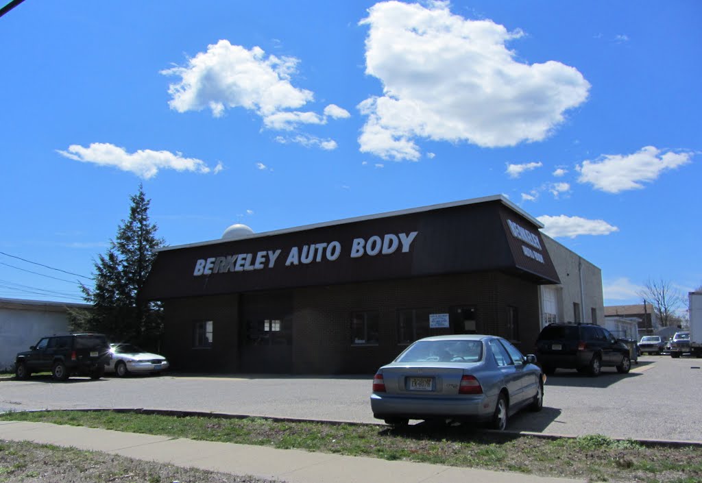 Berkeley Auto Body, Пайн-Бич