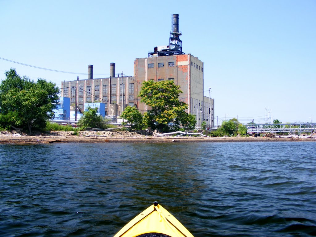 Abandoned Power Plant - Raritan Bay - South Amboy, NJ - 8.2.2011, Перт-Амбой