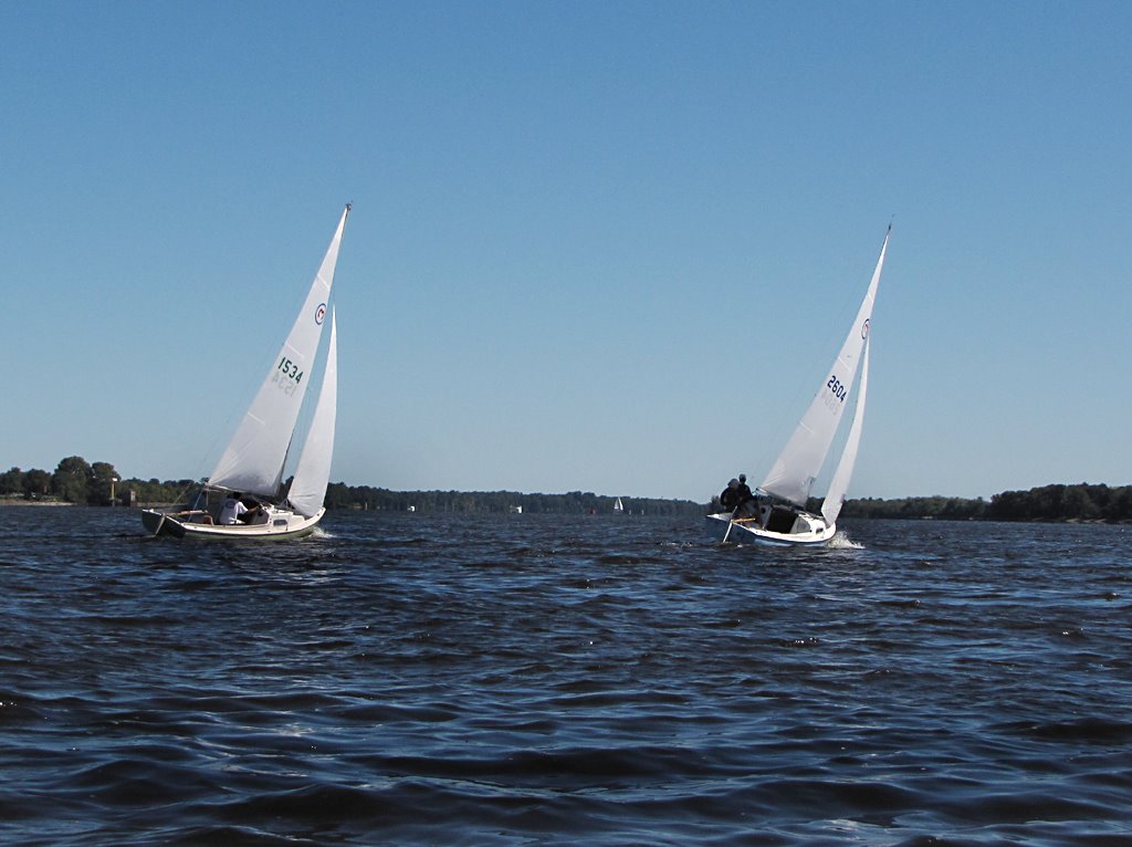 Mariner Sailboats on the Delaware River, PA, Ривертон