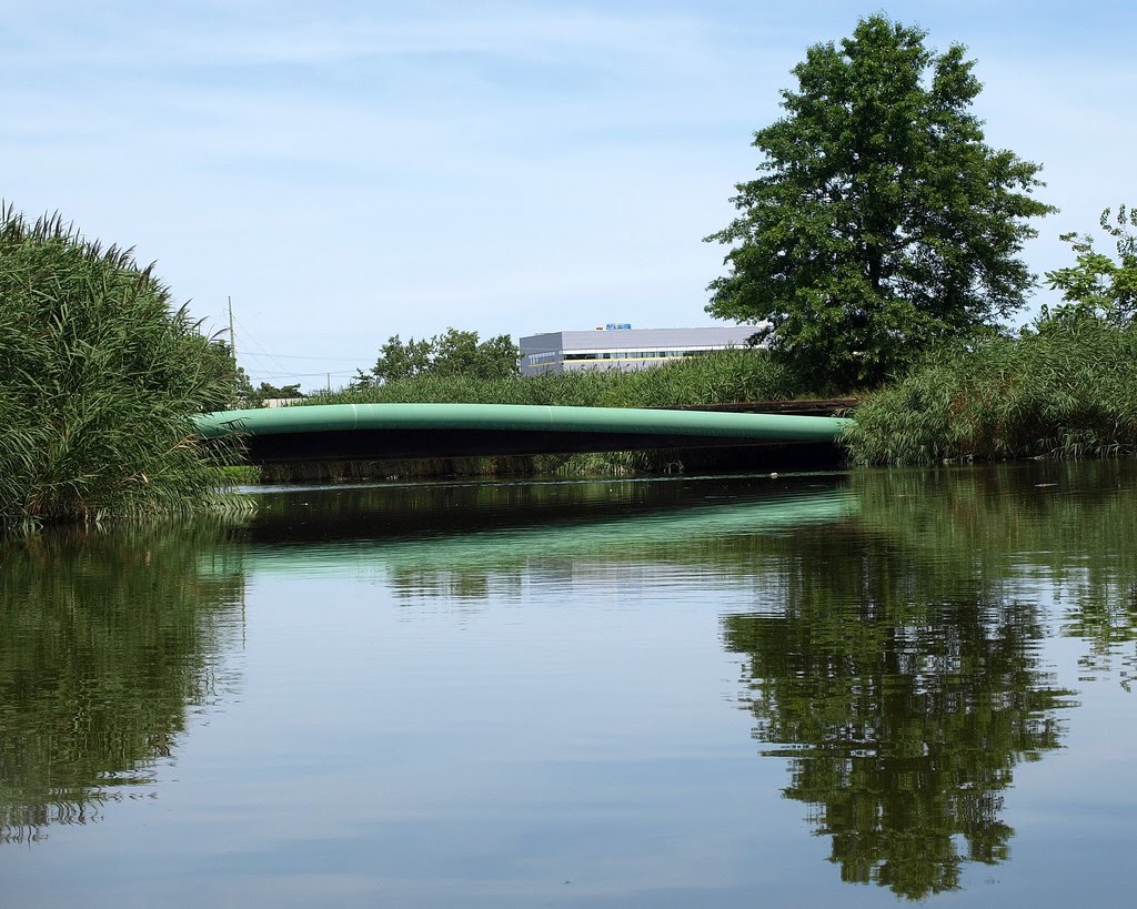 Pipeline Bridge over Bellmans Creek, New Jersey Meadowlands, Риджефилд