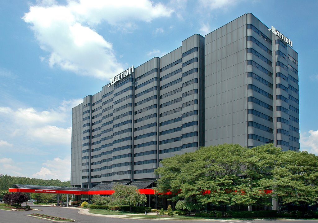 Teaneck Marriott Hotel at Glenpointe in Northern New Jersey, Тинек