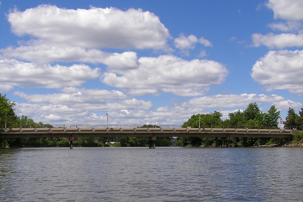 Fairleigh Dickinson Footbridge over the Hackensack River, New Jersey, Тинек