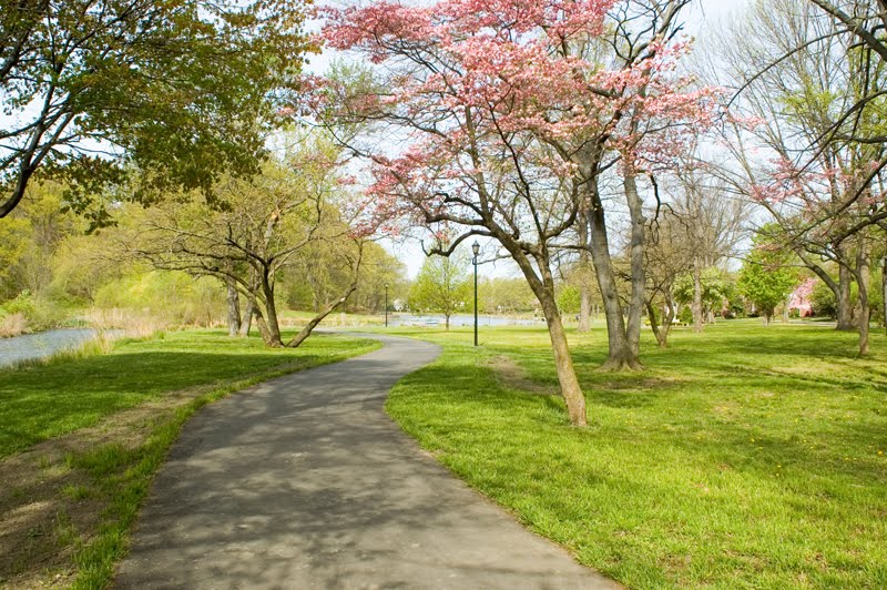 Newton Lake Park, Spring Path, Хаддон
