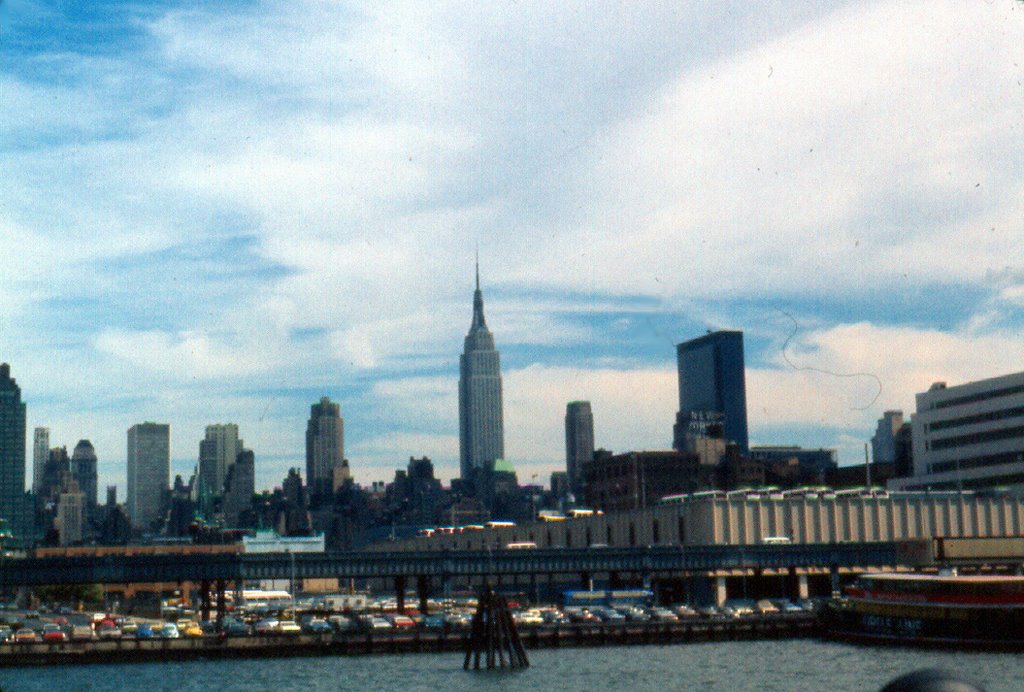 Agosto1973. Panorámica desde el río. Empire State Building., Хобокен