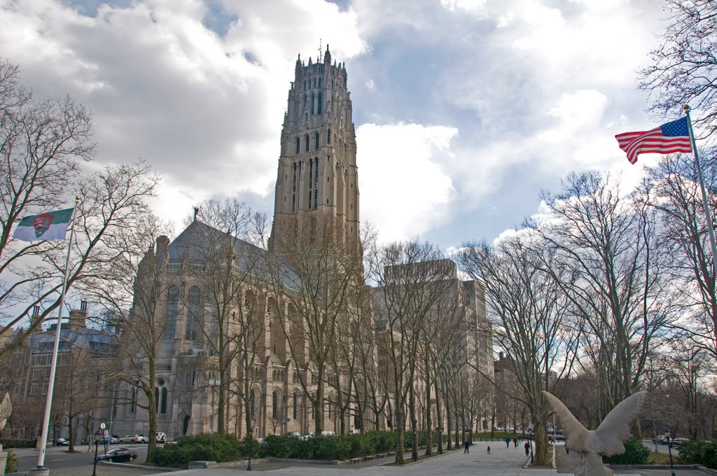Riverside Church, closely associated with Harry Emerson Fosdick (1878-1969) and John D. Rockefeller, Jr. (1874-1960), New York, Эджуотер