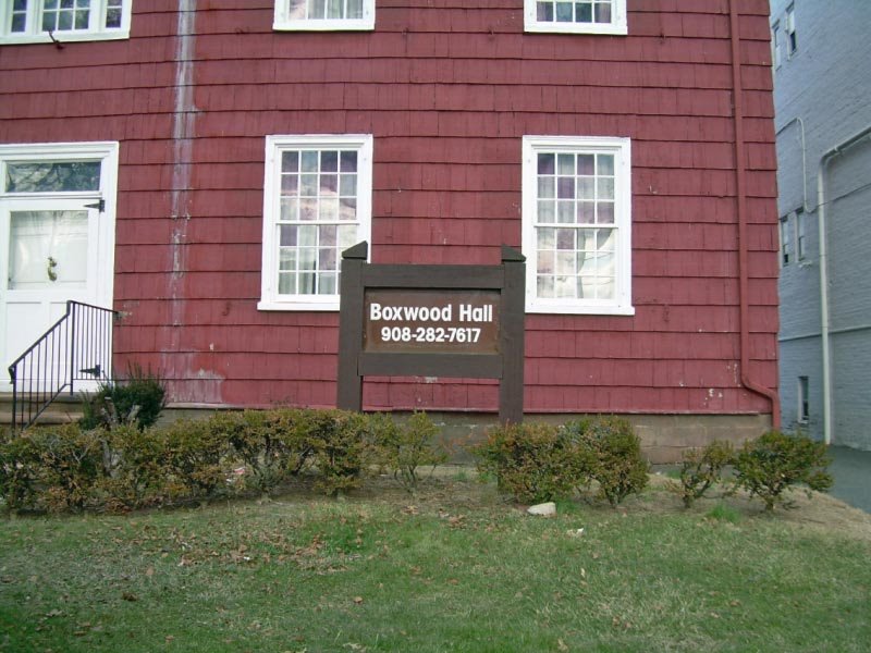Boxwood Hall, Элизабет