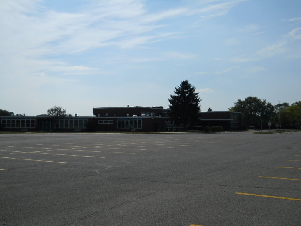 Southeast Elementary School, Брентвуд