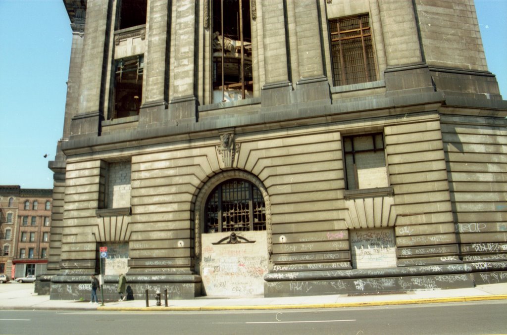 Bronx Borought court house in 1989., Бронкс