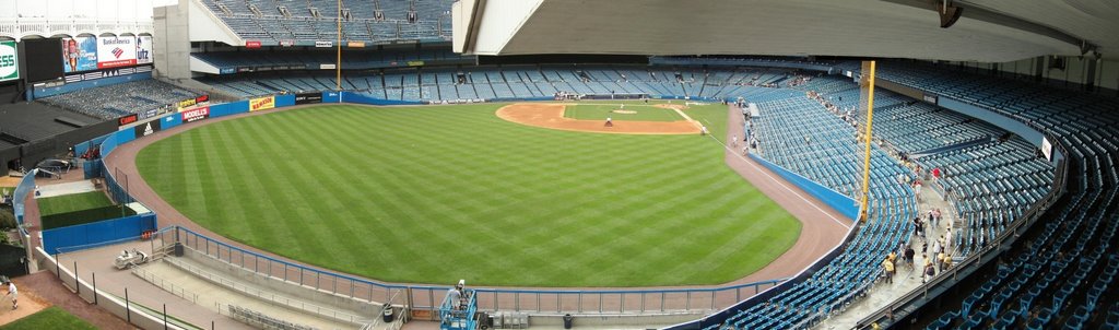 Panorama of Yankee Stadium - 10 minutes after the game - where did everybody go, Бронкс
