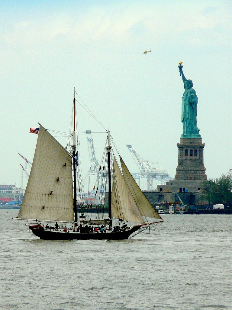 USA, sur Liberty Island, la Statue de la Liberté de 46m fût achevée le 28 Octobre 1886, Бэй-Шор
