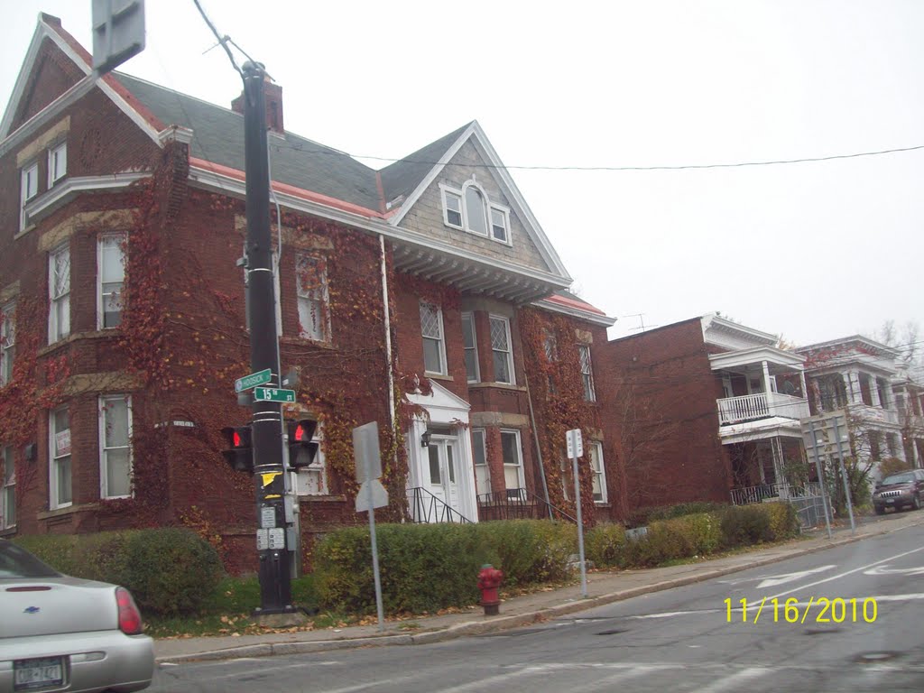 The Corner of 15th and Hoosick, Troy, NY, Грин-Айленд