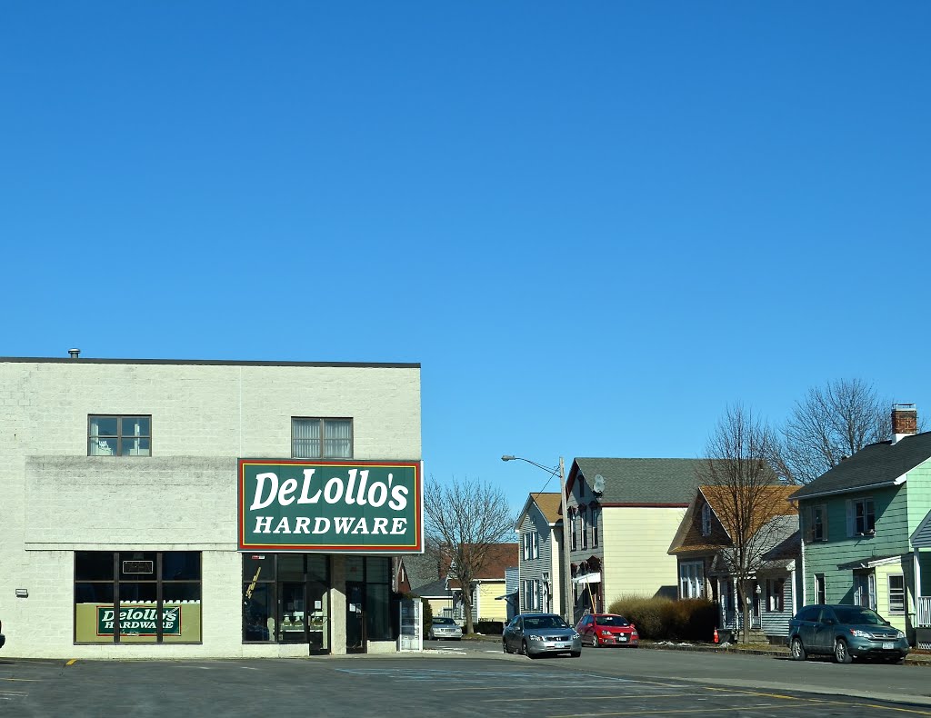 DeLollos Hardware, Грин-Айленд