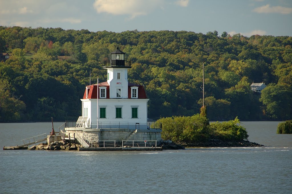 Restored Esopus Lighthouse, the last wooden lighthouse on the Hudson River., ДеВитт