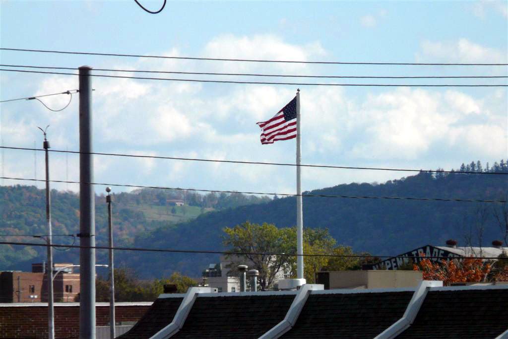 McD rooftop - american flag - Penn Trade Center, Джонсон-Сити