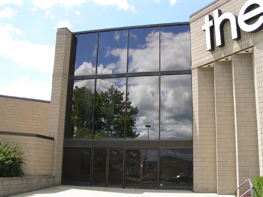 (copyrighted)  mall building glass windows, Джонсон-Сити