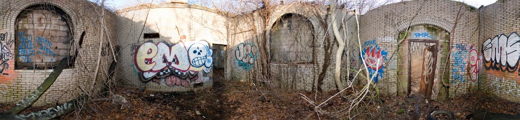 Bartow / City Island Road Abandoned Railroad Station, Истчестер