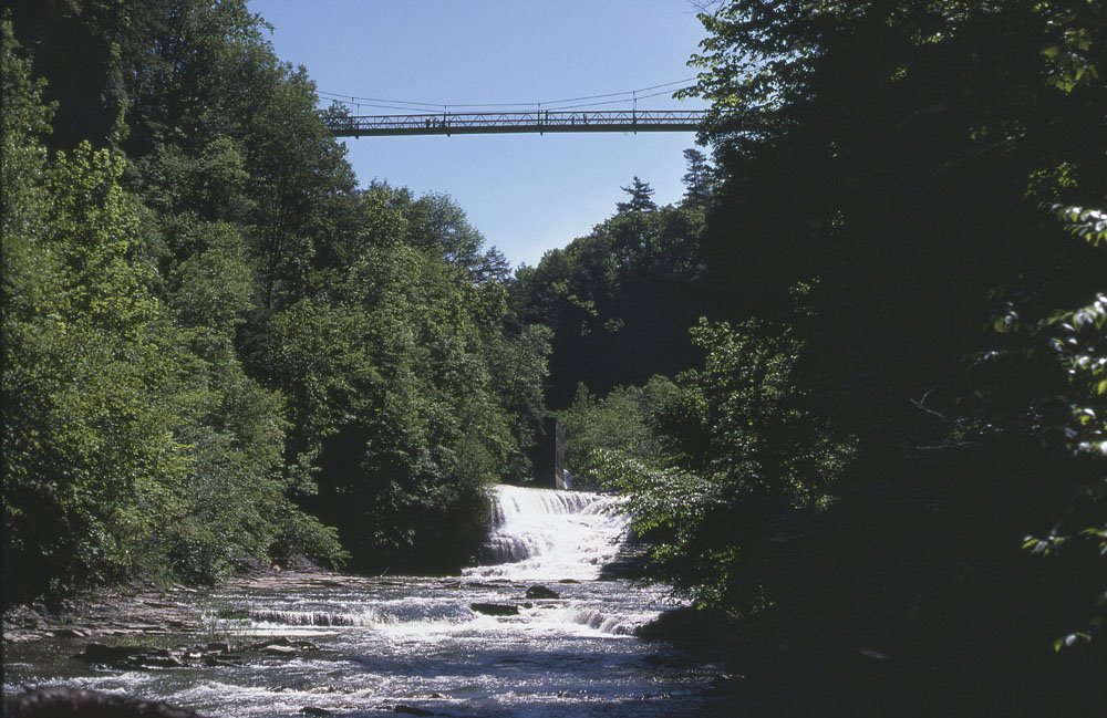 Suspension bridge from gorge, Итака