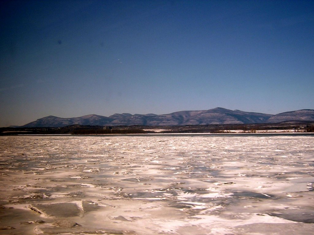 Frozen Hudson River 3-2-2009, Катскилл
