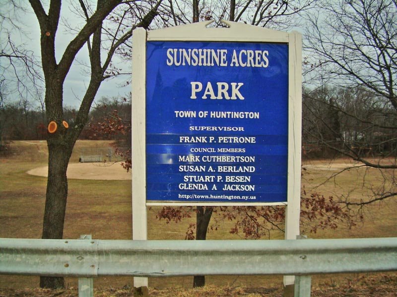 Sunshine Acres Park, Коммак