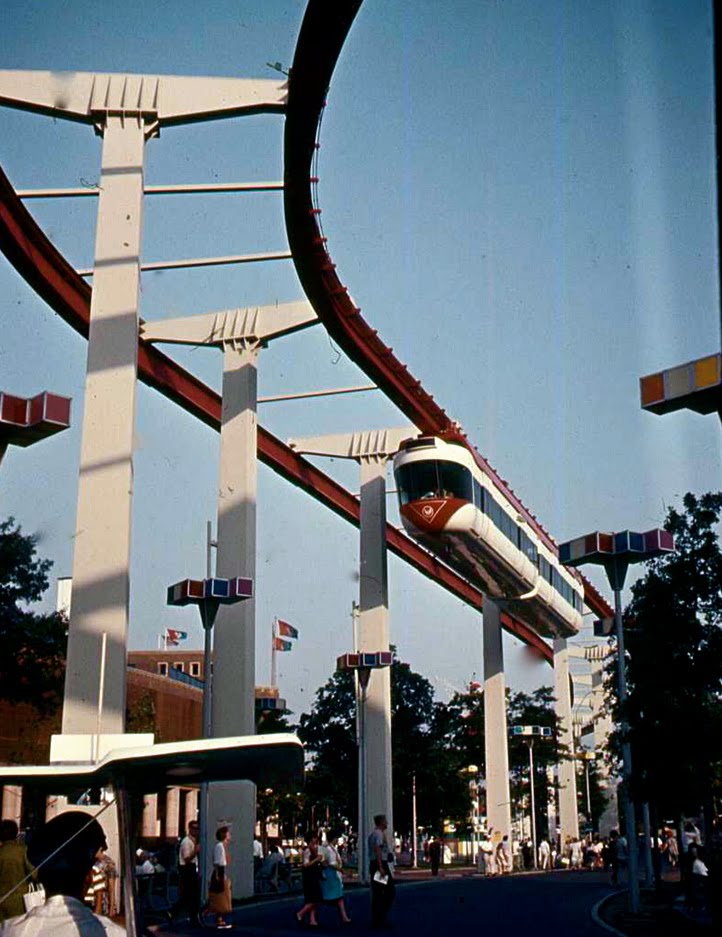 1964 New York City Worlds Fair, Flushing Meadows, The Monorail, Monorail, monorail..., Корона