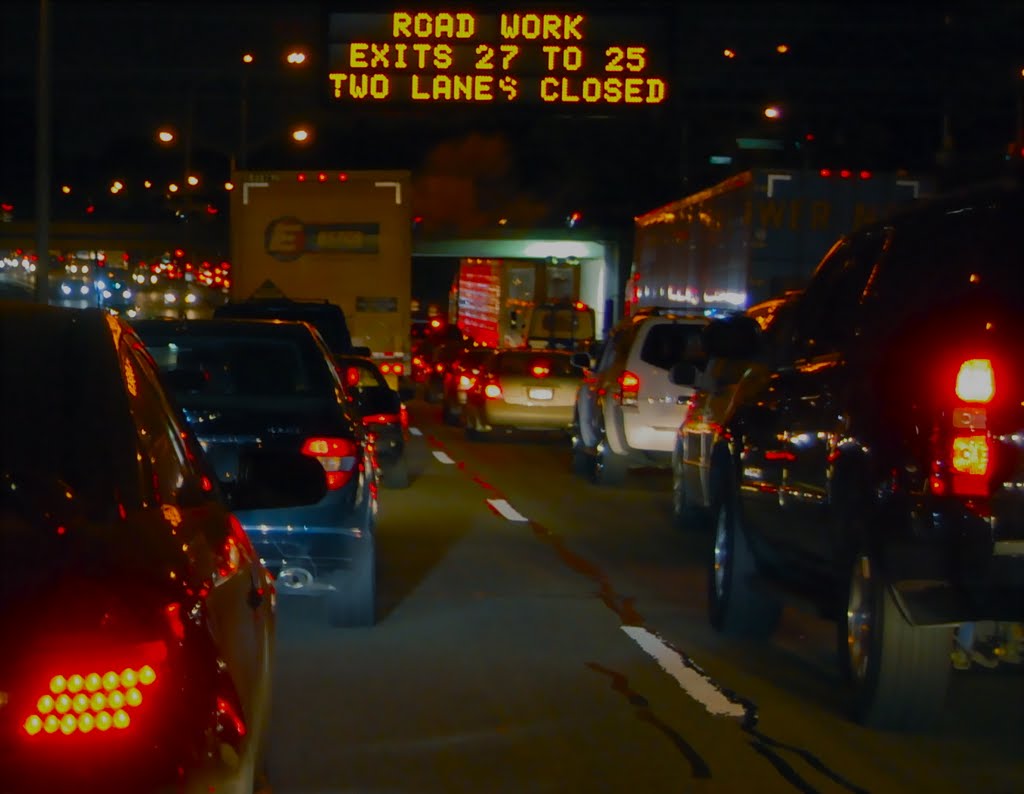 Traffic on the Long Island Expressway . . .the worlds longest parking lot!!!, Лейк-Саксесс