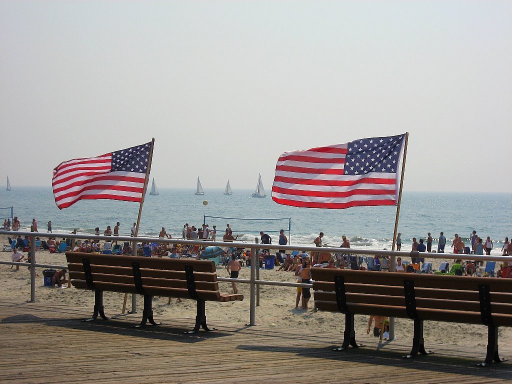 Flags on Long Beach NY, Лонг-Бич