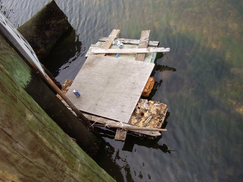 Junk Raft  in IP Canal, Лонг-Бич