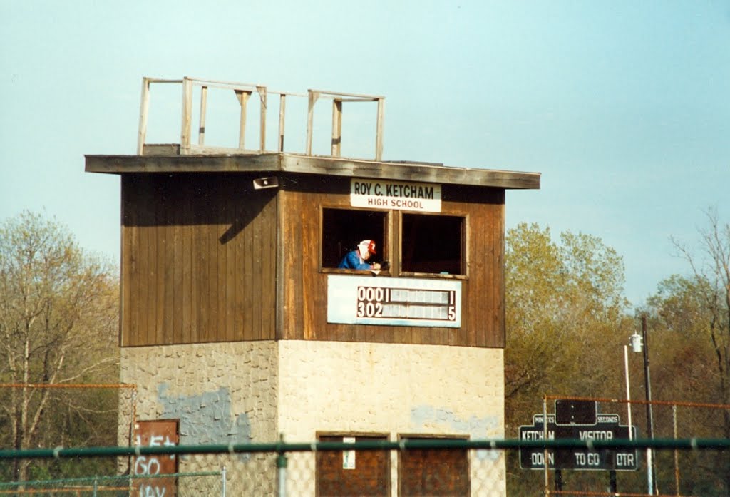Scoreboard at Roy C. Ketcham High School, Wappinger Falls, NY, Майерс-Корнер